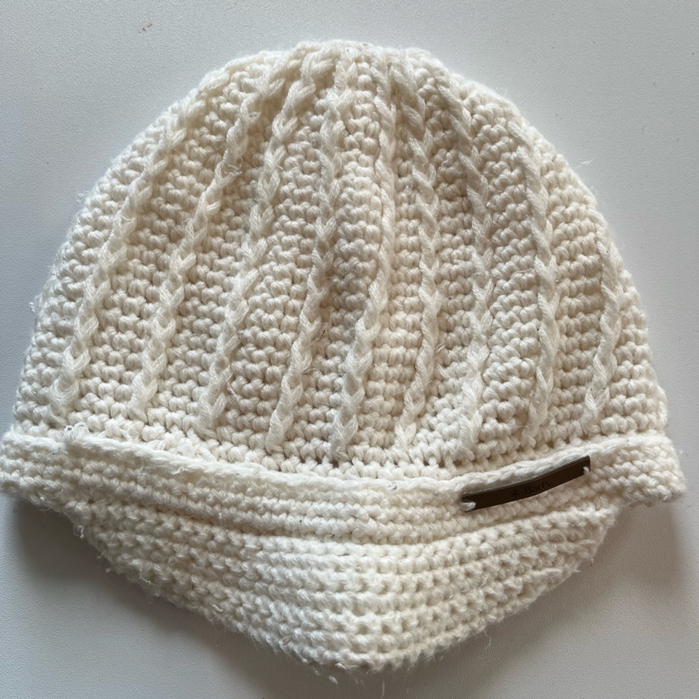 White Knit/Winter Hat